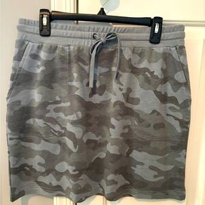 Jane and Delancey Women’s Skirt